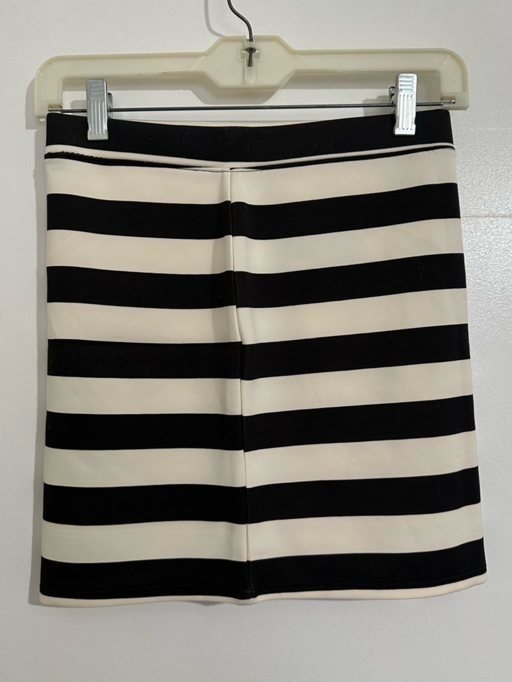 LIKE NEW FOREVER 21 Black & White Striped Mini Skirt - Picture 5 of 8